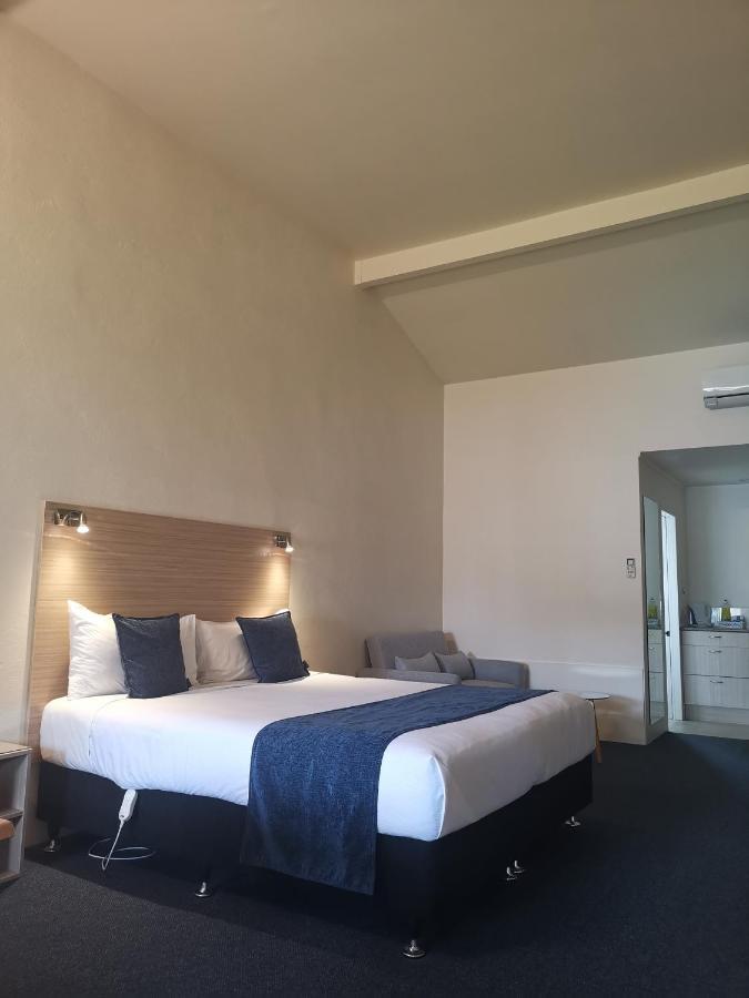 Captains Quarters Motor Inn เคมบริดจ์ ภายนอก รูปภาพ