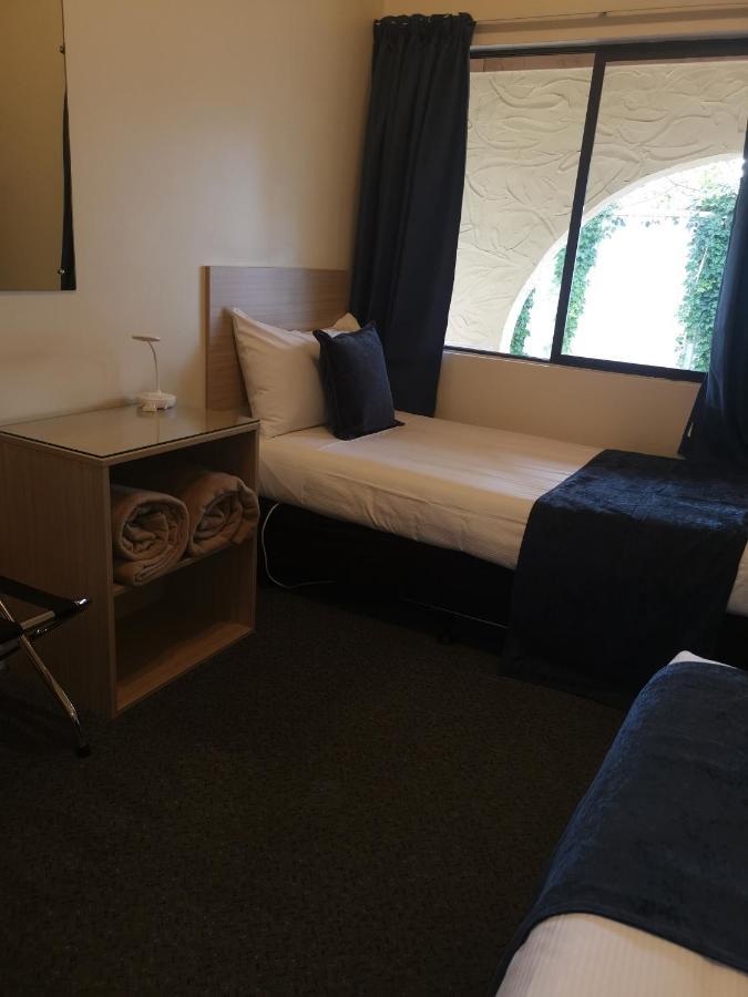 Captains Quarters Motor Inn เคมบริดจ์ ภายนอก รูปภาพ
