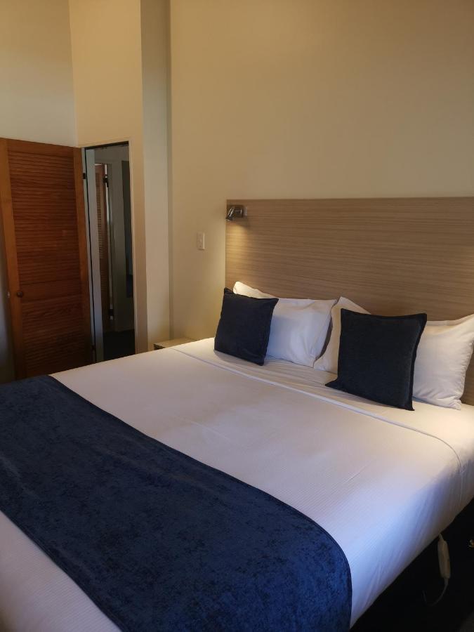 Captains Quarters Motor Inn เคมบริดจ์ ภายนอก รูปภาพ