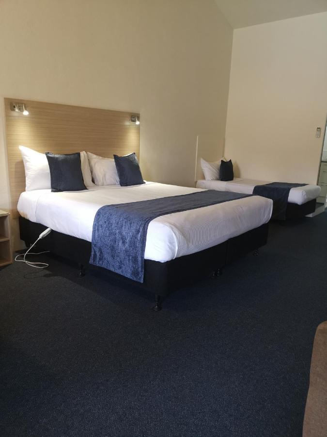 Captains Quarters Motor Inn เคมบริดจ์ ภายนอก รูปภาพ