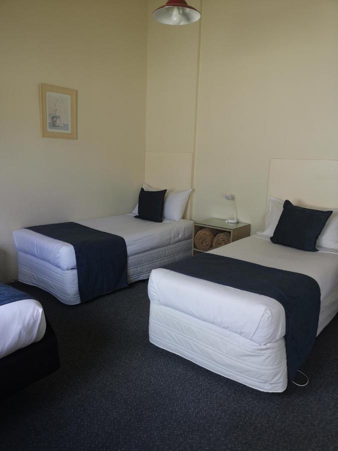 Captains Quarters Motor Inn เคมบริดจ์ ภายนอก รูปภาพ
