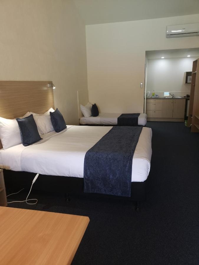 Captains Quarters Motor Inn เคมบริดจ์ ภายนอก รูปภาพ