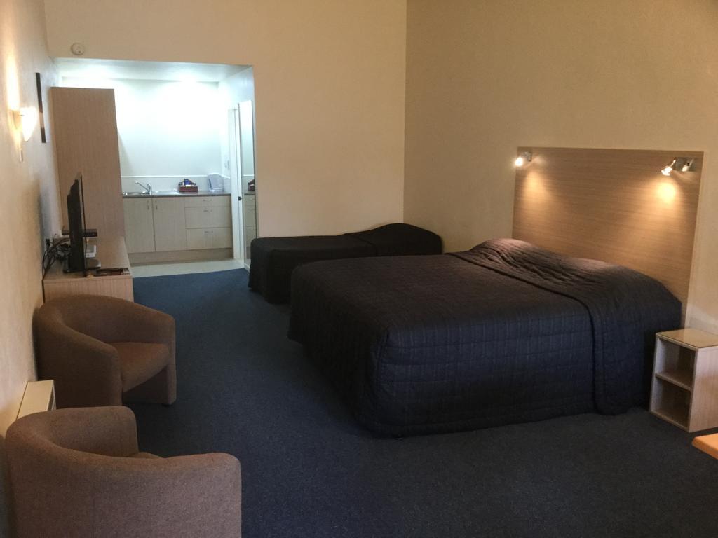 Captains Quarters Motor Inn เคมบริดจ์ ภายนอก รูปภาพ