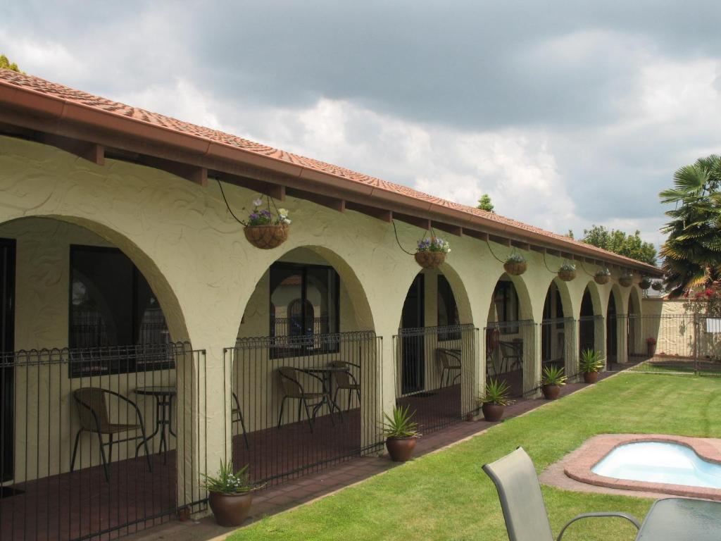Captains Quarters Motor Inn เคมบริดจ์ ภายนอก รูปภาพ