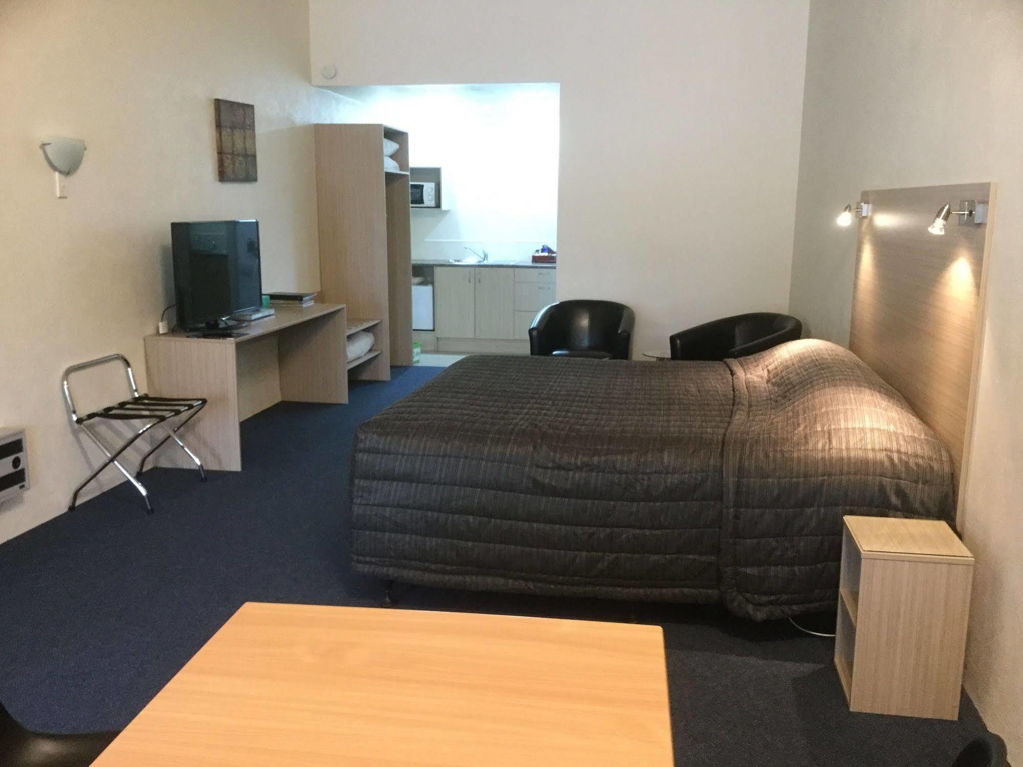 Captains Quarters Motor Inn เคมบริดจ์ ภายนอก รูปภาพ