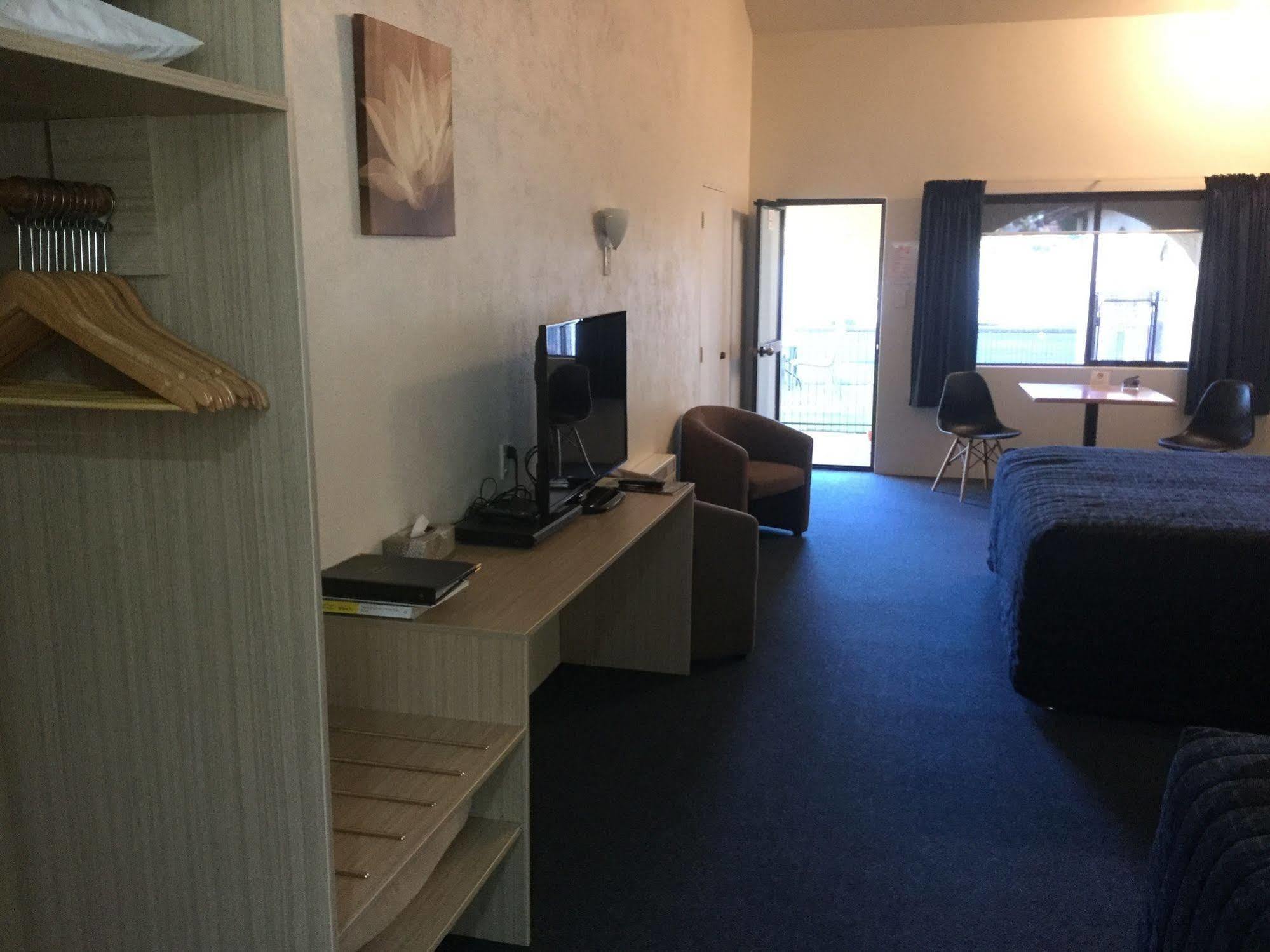 Captains Quarters Motor Inn เคมบริดจ์ ภายนอก รูปภาพ