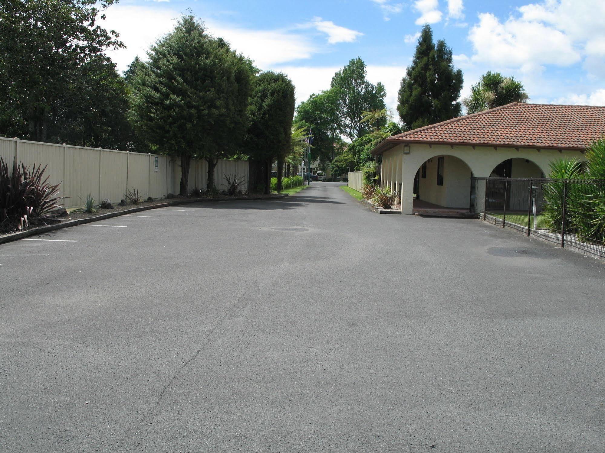 Captains Quarters Motor Inn เคมบริดจ์ ภายนอก รูปภาพ