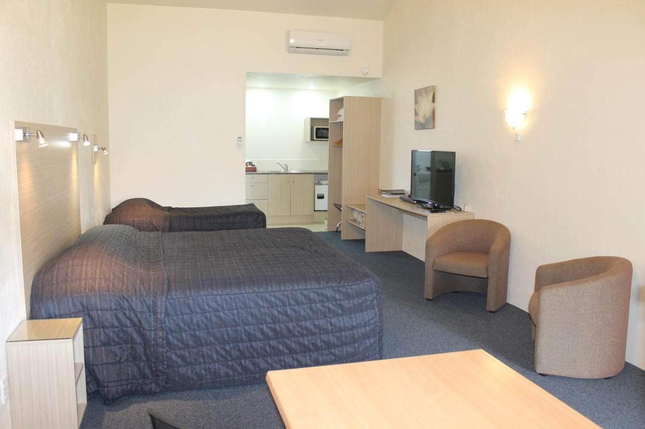 Captains Quarters Motor Inn เคมบริดจ์ ภายนอก รูปภาพ